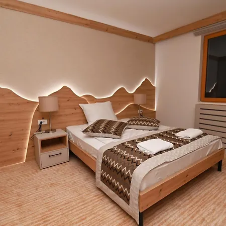 Hotel D343 Vucko Privat 4*
